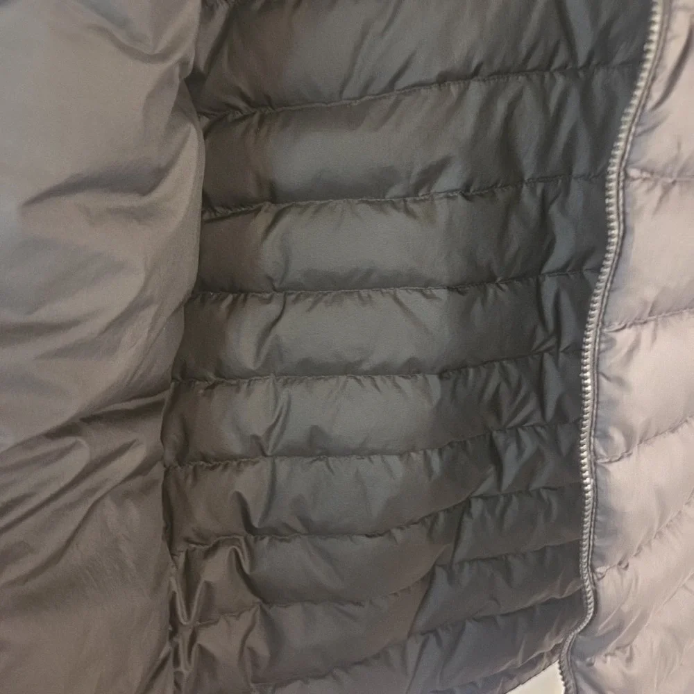 Kids / Enfants PATAGONIA Black Down Puffer Jacket Size L 12 READ